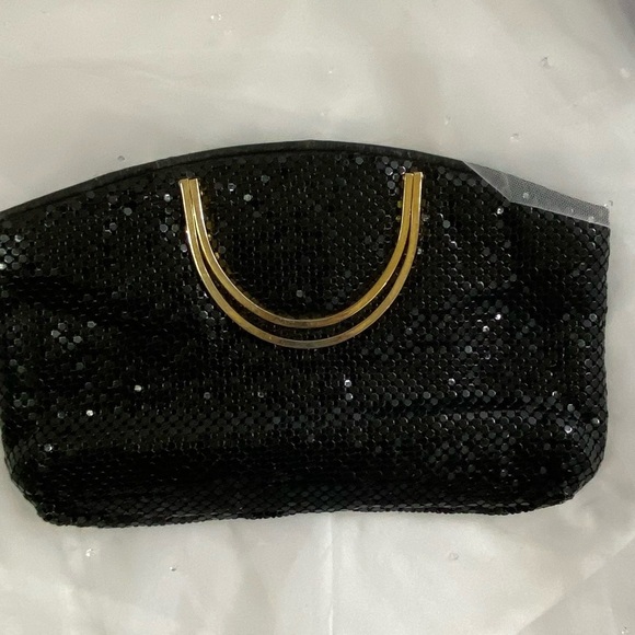 Black Chainmail 🔵 Evening Bag With Gold handles - Picture 5 of 10